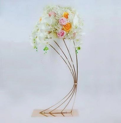 Picture of VC2710 - Gold Metal Flower Riser Half Crescent Arch