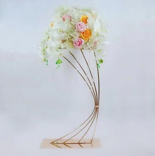 Picture of VC2710 - Gold Metal Flower Riser Half Crescent Arch